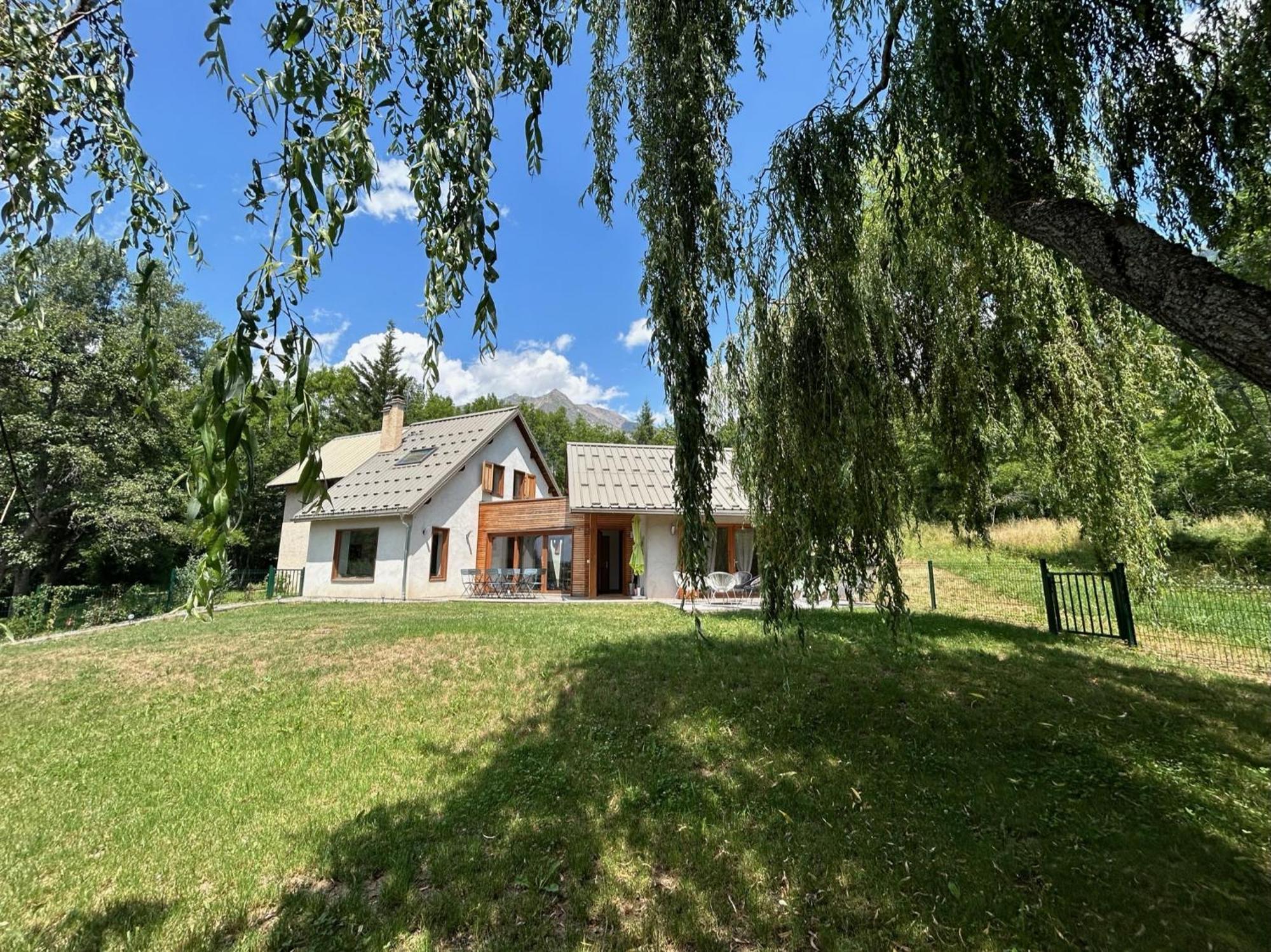 Maison refaite à neuf en pleine nature Puy-Saint-Eusebe Esterno foto